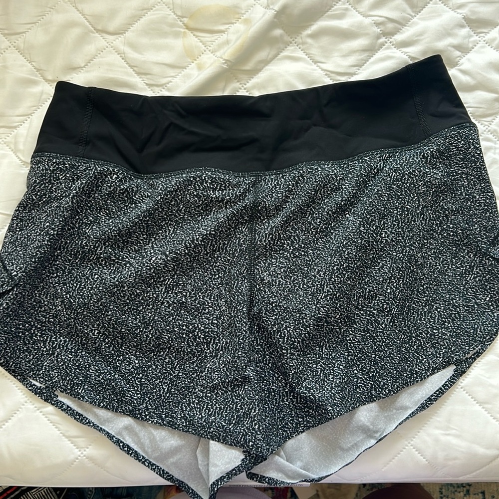 ATHLETA PRINTED RUNNING SHORTS